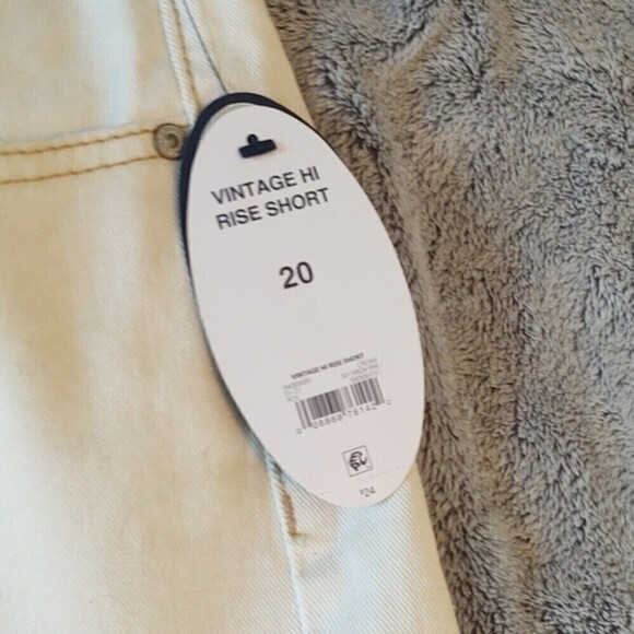 Scoop Vintage Hi Rise Short White Jean Shorts Size 20 NWT - Picture 3 of 11
